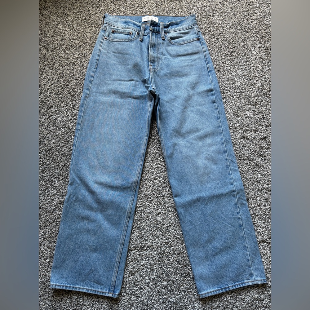 Abercrombie Mid Rise Slouchy Jean Sz 25 Short